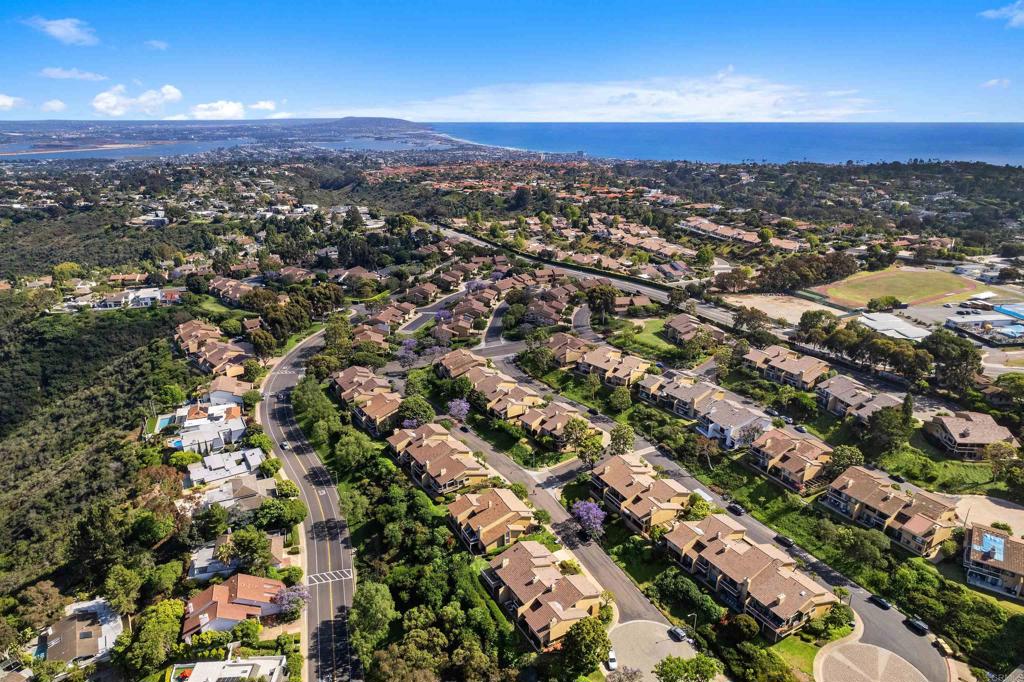 La Jolla, California, 92037, United States, 2 Bedrooms Bedrooms, ,3 BathroomsBathrooms,Residential,For Sale,1938534