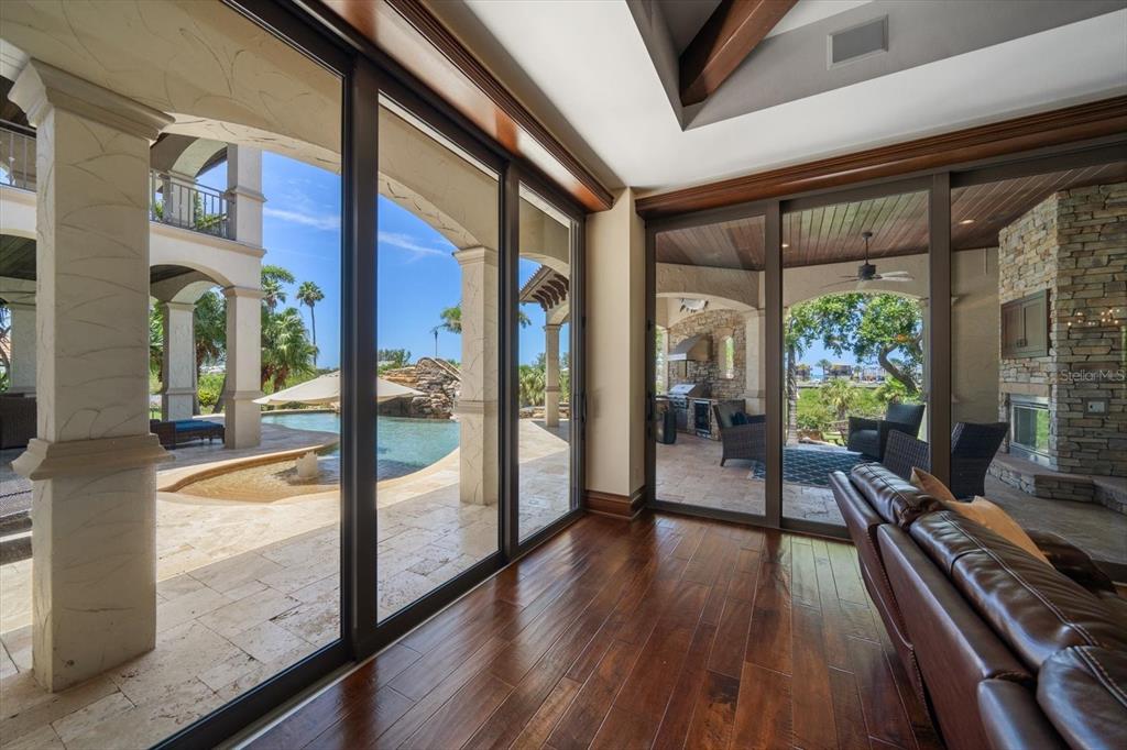 Largo, Florida, 33774, United States, 5 Bedrooms Bedrooms, ,7 BathroomsBathrooms,Residential,For Sale,1876225