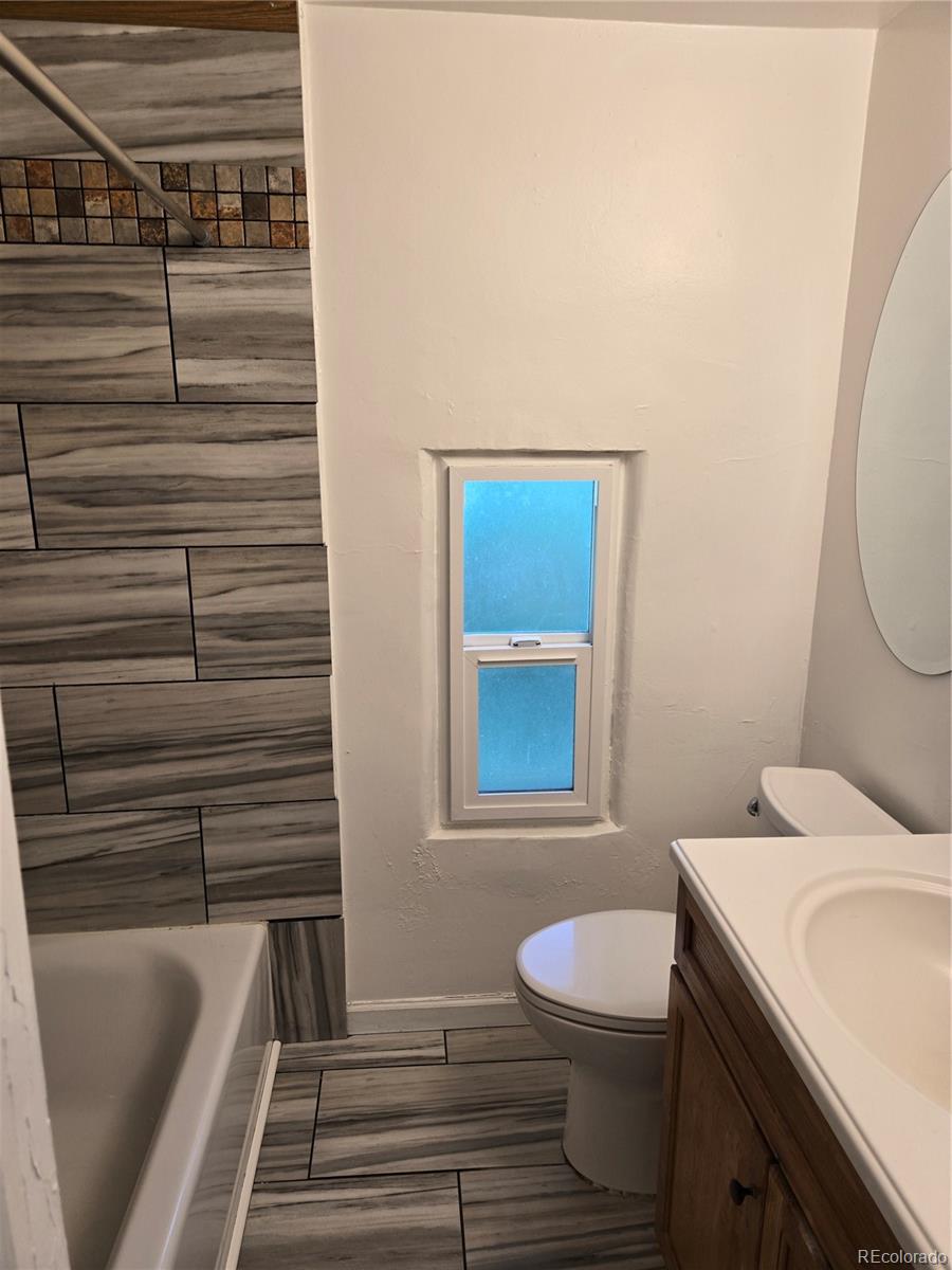 Lakewood, Colorado, 80215, United States, 4 Bedrooms Bedrooms, ,2 BathroomsBathrooms,Residential,For Sale,1875138