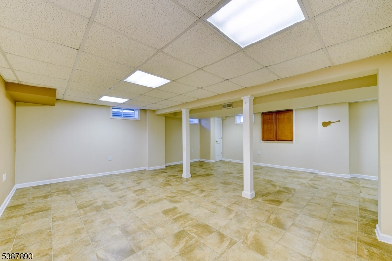 Branchburg Twp., New Jersey, 08876, United States, 4 Bedrooms Bedrooms, ,3 BathroomsBathrooms,Residential,For Sale,1992808