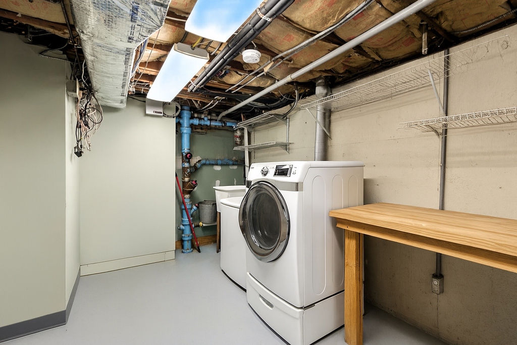 Howard Beach, New York, 11414, United States, 4 Bedrooms Bedrooms, ,4 BathroomsBathrooms,Residential,For Sale,1984168