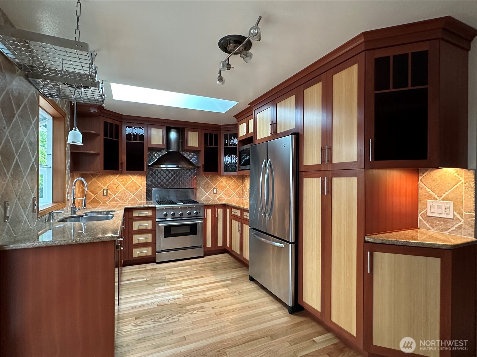 Kirkland, Washington, 98034, United States, 4 Bedrooms Bedrooms, ,3 BathroomsBathrooms,Residential,For Sale,1975566