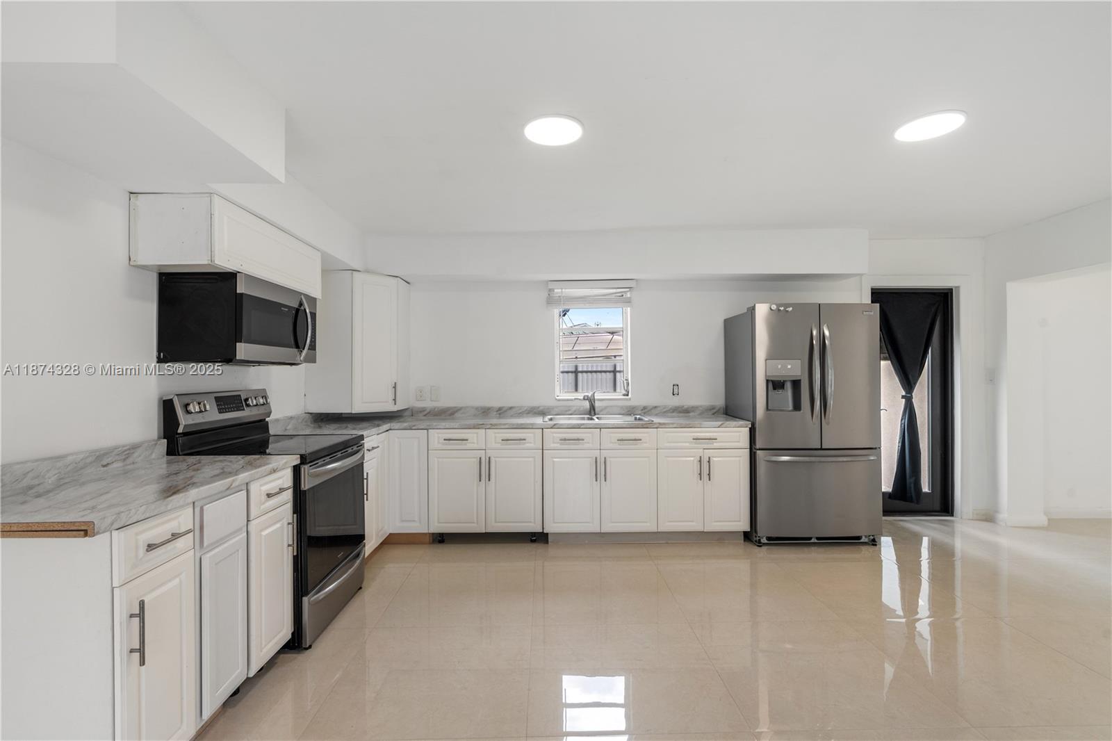 Miami, Florida, 33176, United States, 3 Bedrooms Bedrooms, ,1 BathroomBathrooms,Residential,For Sale,1941991