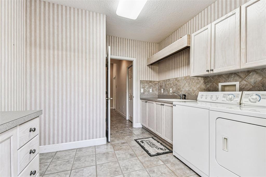 Palm Harbor, Florida, 34685, United States, 4 Bedrooms Bedrooms, ,4 BathroomsBathrooms,Residential,For Sale,1992596