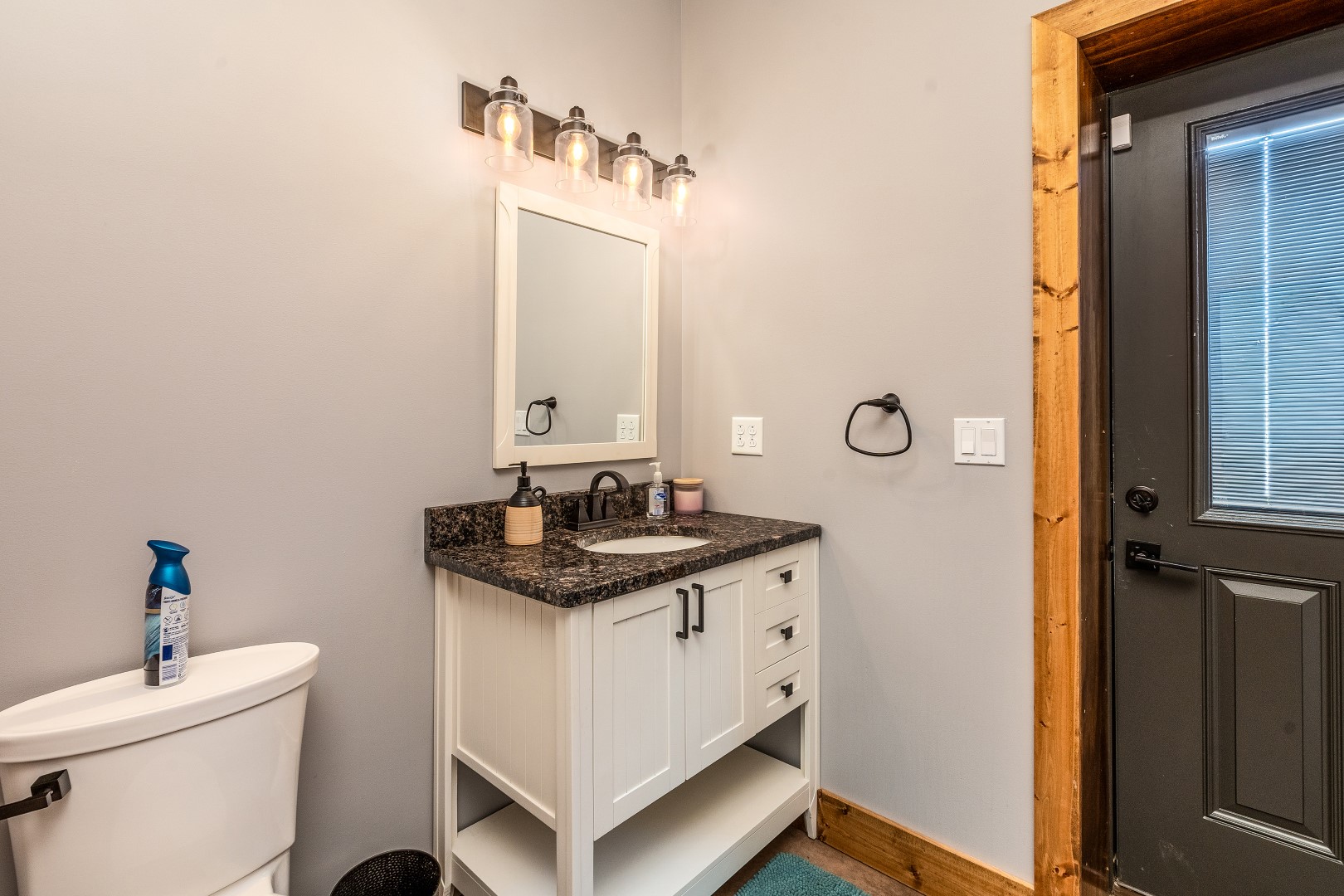 Carbondale, Illinois, 62902, United States, 3 Bedrooms Bedrooms, ,8 BathroomsBathrooms,Residential,For Sale,1986074