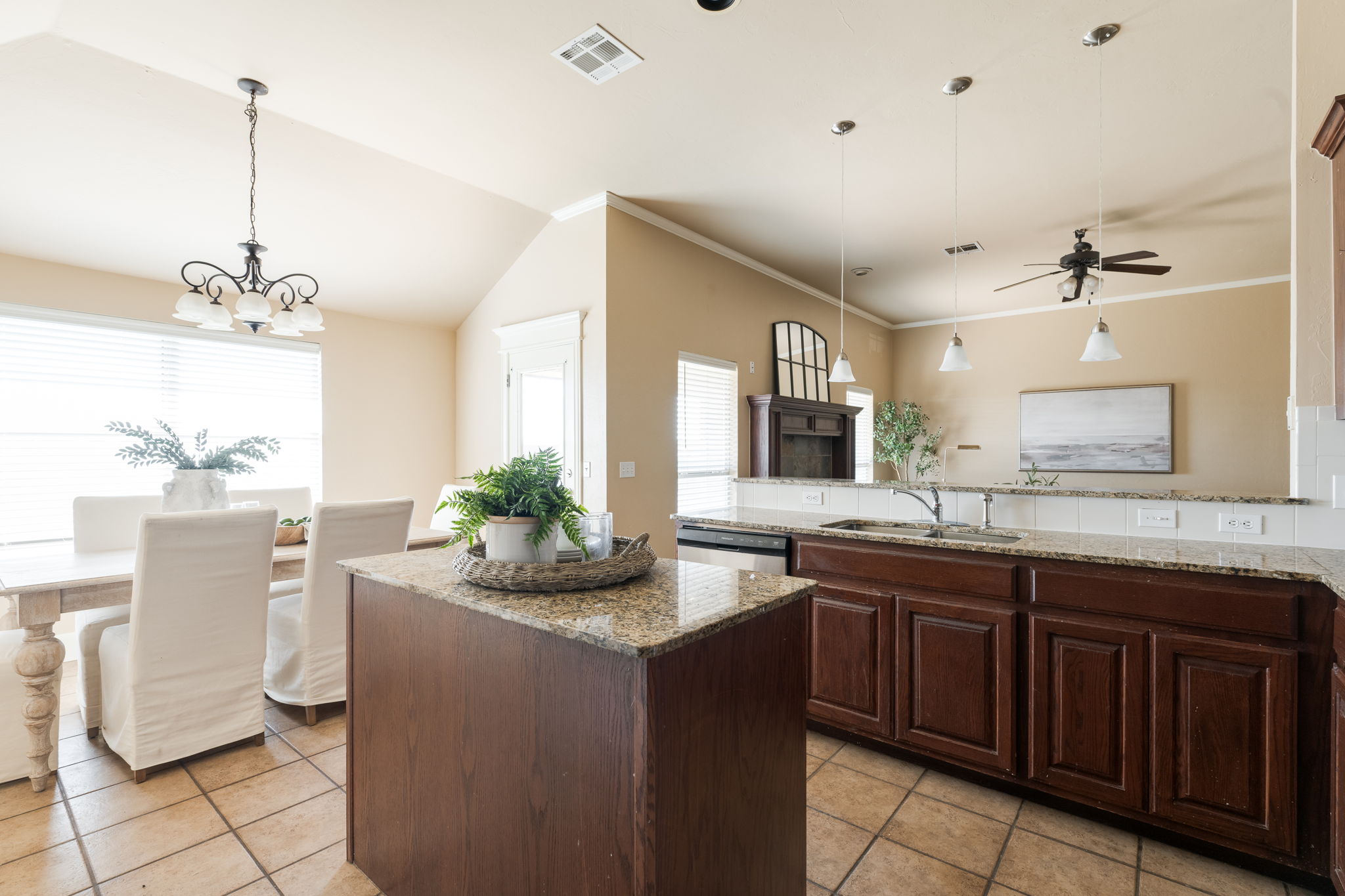  16428 Village Common Drive, Edmond, OK 73013 - 物件實景