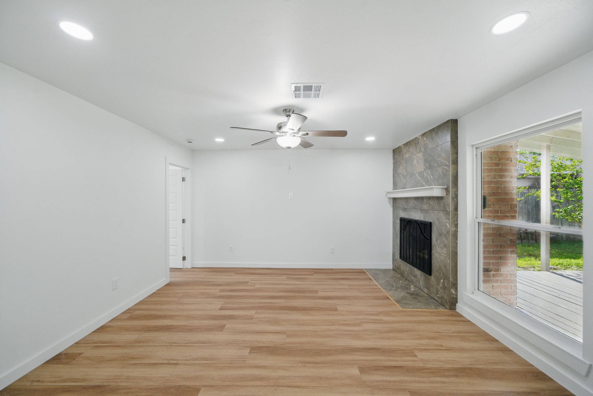  9711 Derrik Drive - 物件實景