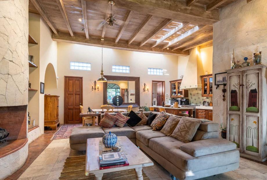 San Miguel de Allende, Guanajuato, 37893, Mexico, 5 Bedrooms Bedrooms, ,5 BathroomsBathrooms,Residential,For Sale,1991635