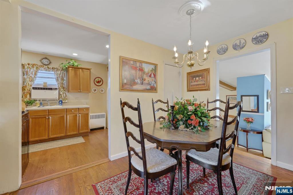 Oakland, New Jersey, 07436, United States, 2 Bedrooms Bedrooms, ,2 BathroomsBathrooms,Residential,For Sale,1988173