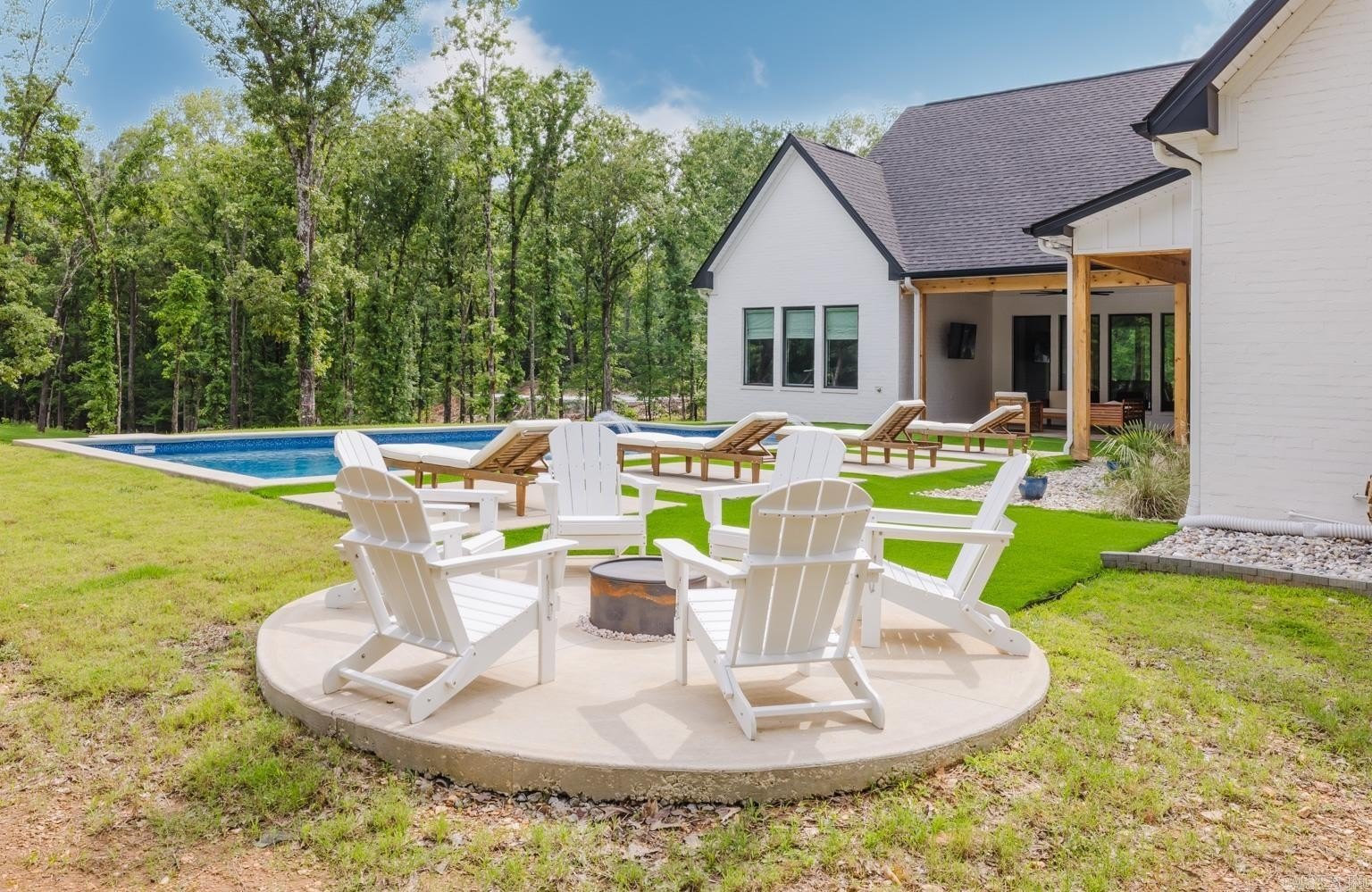 Benton, Arkansas, 72019, United States, 5 Bedrooms Bedrooms, ,3 BathroomsBathrooms,Residential,For Sale,1977708