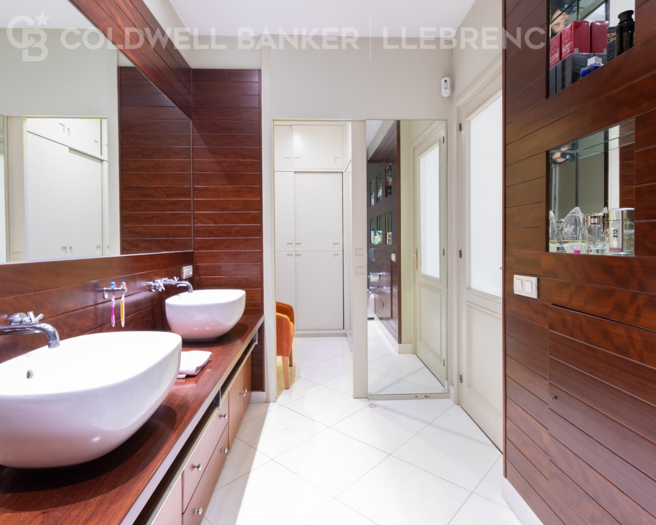 Barcelona, Catalonia, ES, 3 Bedrooms Bedrooms, ,3 BathroomsBathrooms,Residential,For Sale,1448508