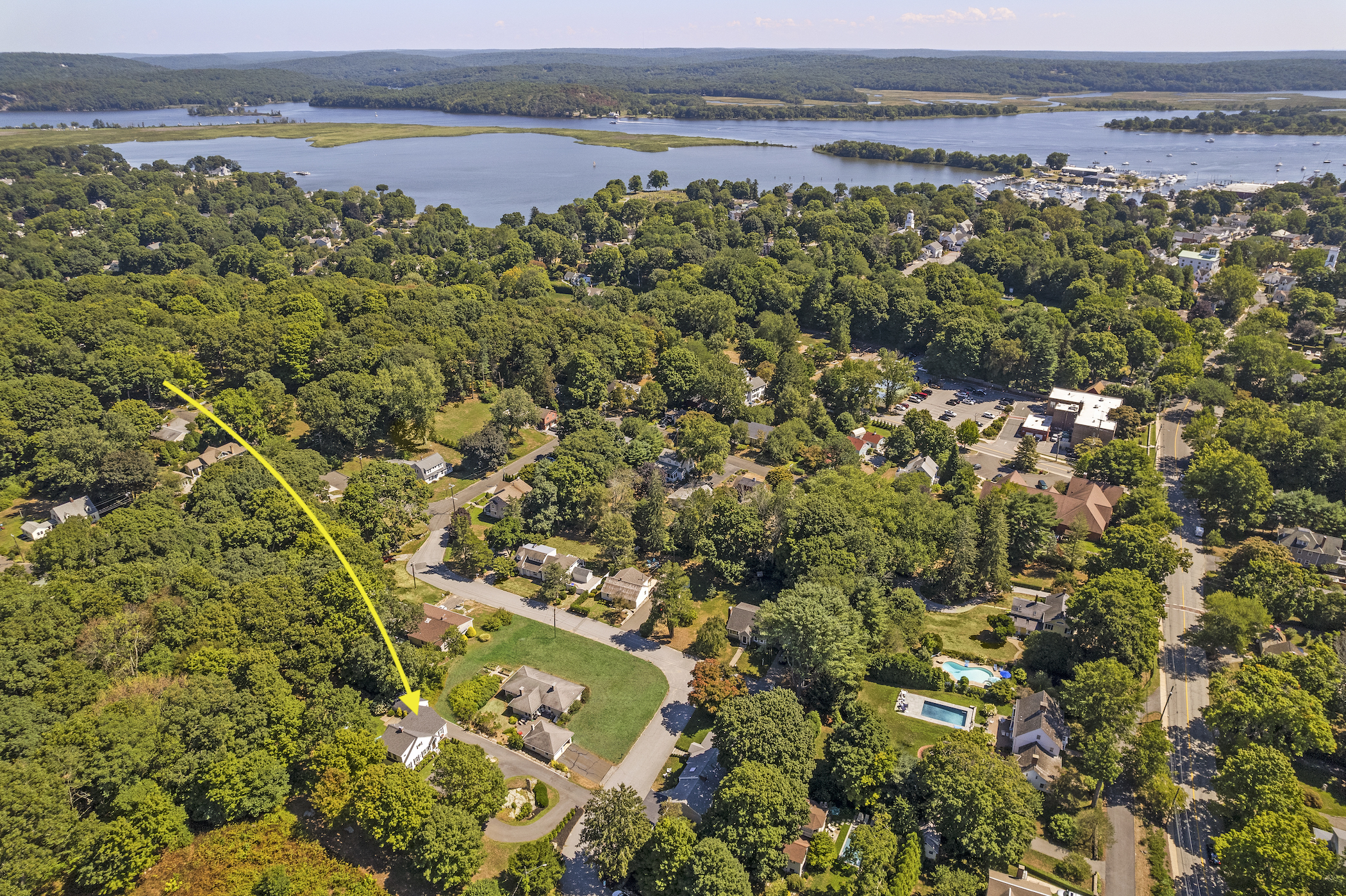  Charming Expanded Cape is Newly Remodeled - 物件實景