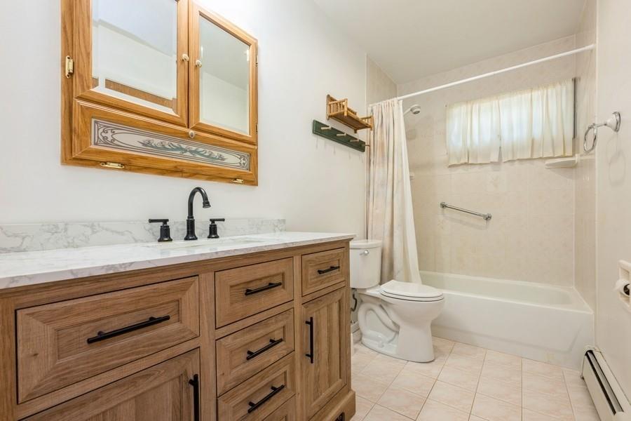 Lindenhurst, New York, 11757, United States, 4 Bedrooms Bedrooms, ,2 BathroomsBathrooms,Residential,For Sale,1906737