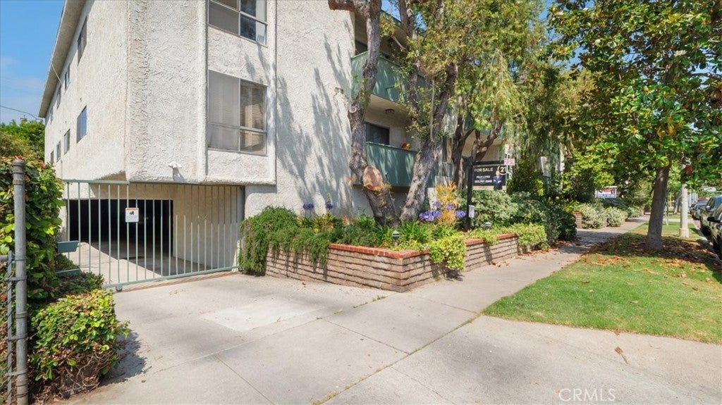 Los Angeles, California, 90034, United States, 2 Bedrooms Bedrooms, ,2 BathroomsBathrooms,Residential,For Sale,2025767