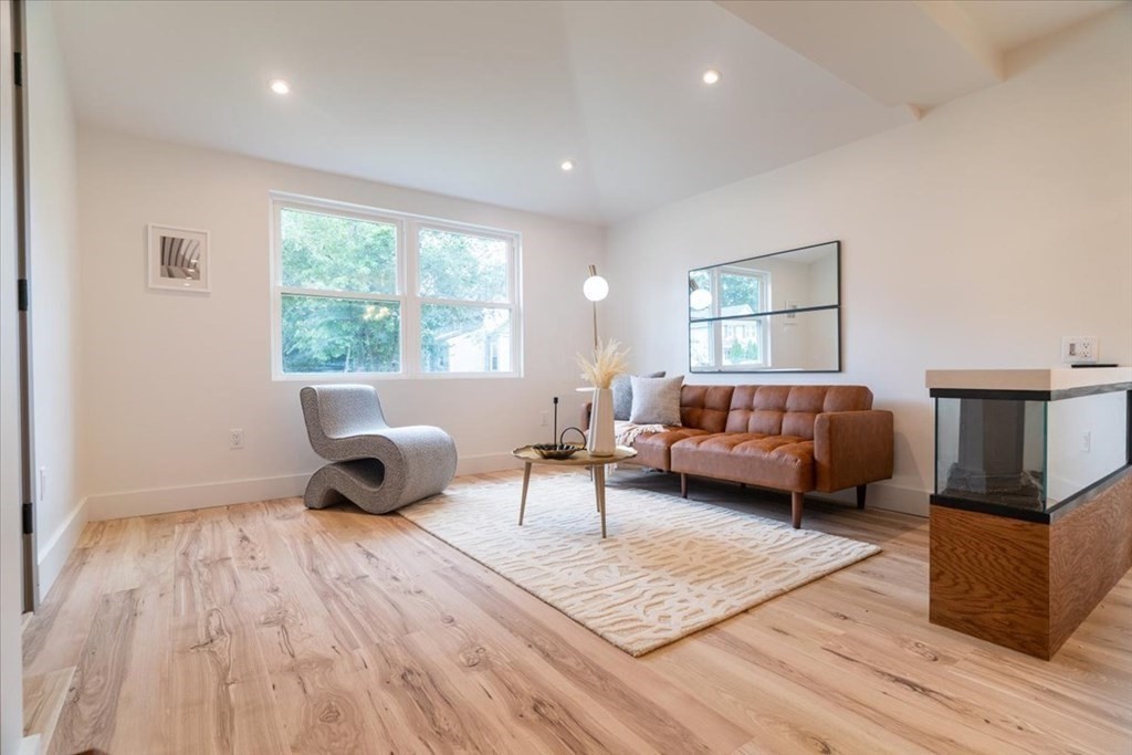 Reading, Massachusetts, 01867, United States, 3 Bedrooms Bedrooms, ,3 BathroomsBathrooms,Residential,For Sale,1880816