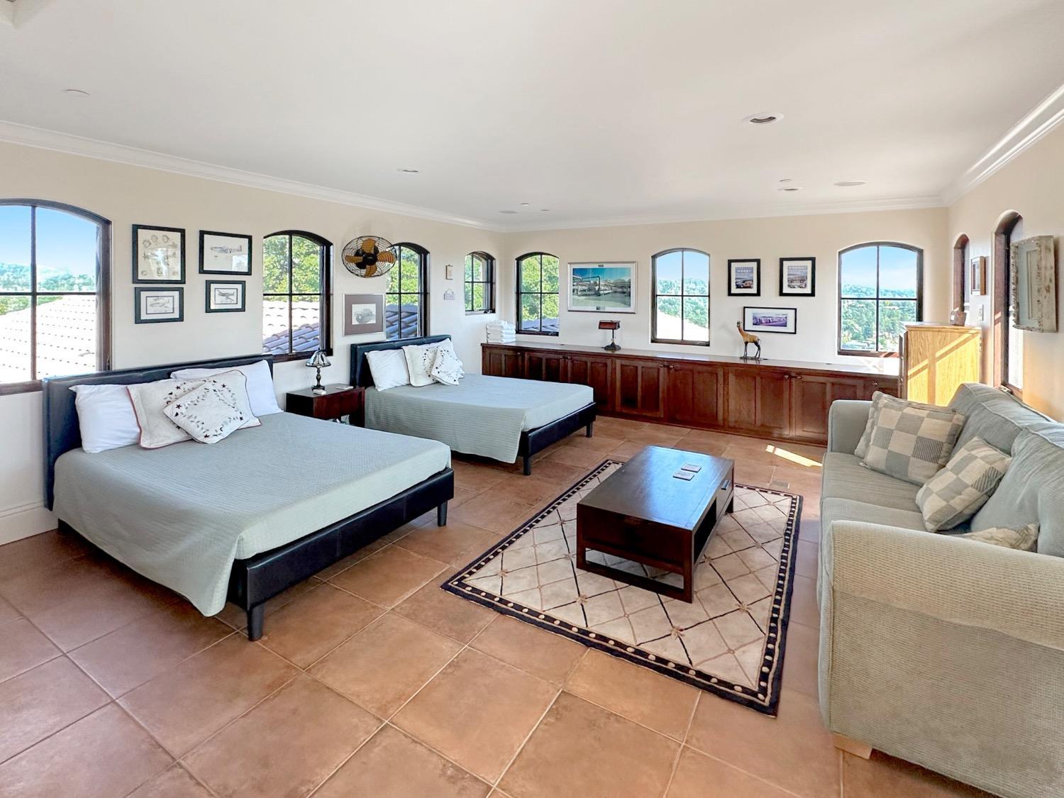 Grass Valley, California, 95949, United States, 4 Bedrooms Bedrooms, ,5 BathroomsBathrooms,Residential,For Sale,1974160