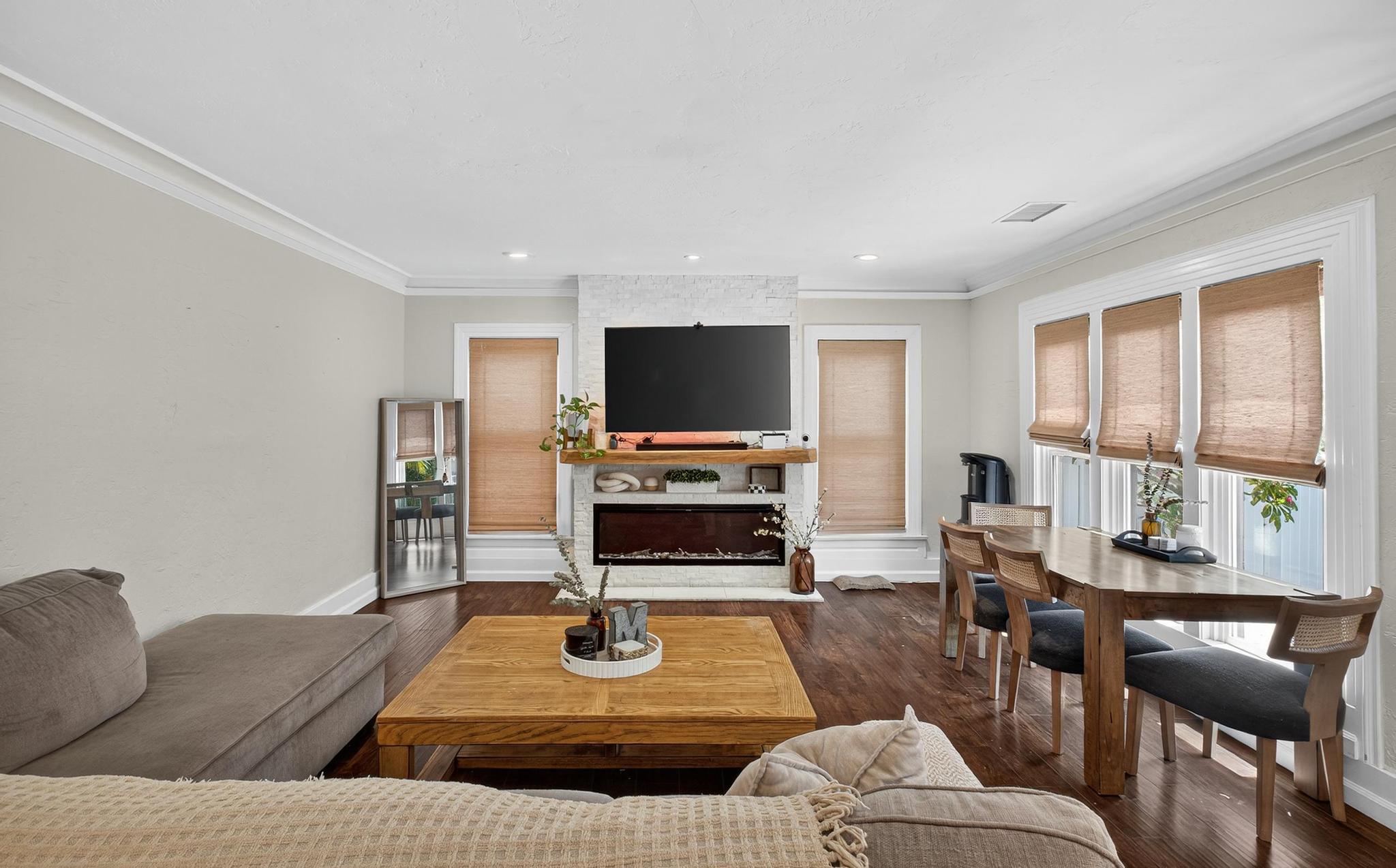 San Pedro, California, 90731, United States, 3 Bedrooms Bedrooms, ,2 BathroomsBathrooms,Residential,For Sale,1923200