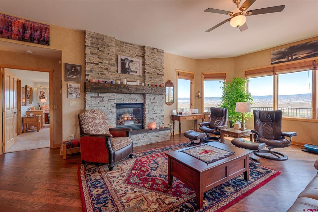 Montrose, Colorado, 81403, United States, 3 Bedrooms Bedrooms, ,2 BathroomsBathrooms,Residential,For Sale,1982784