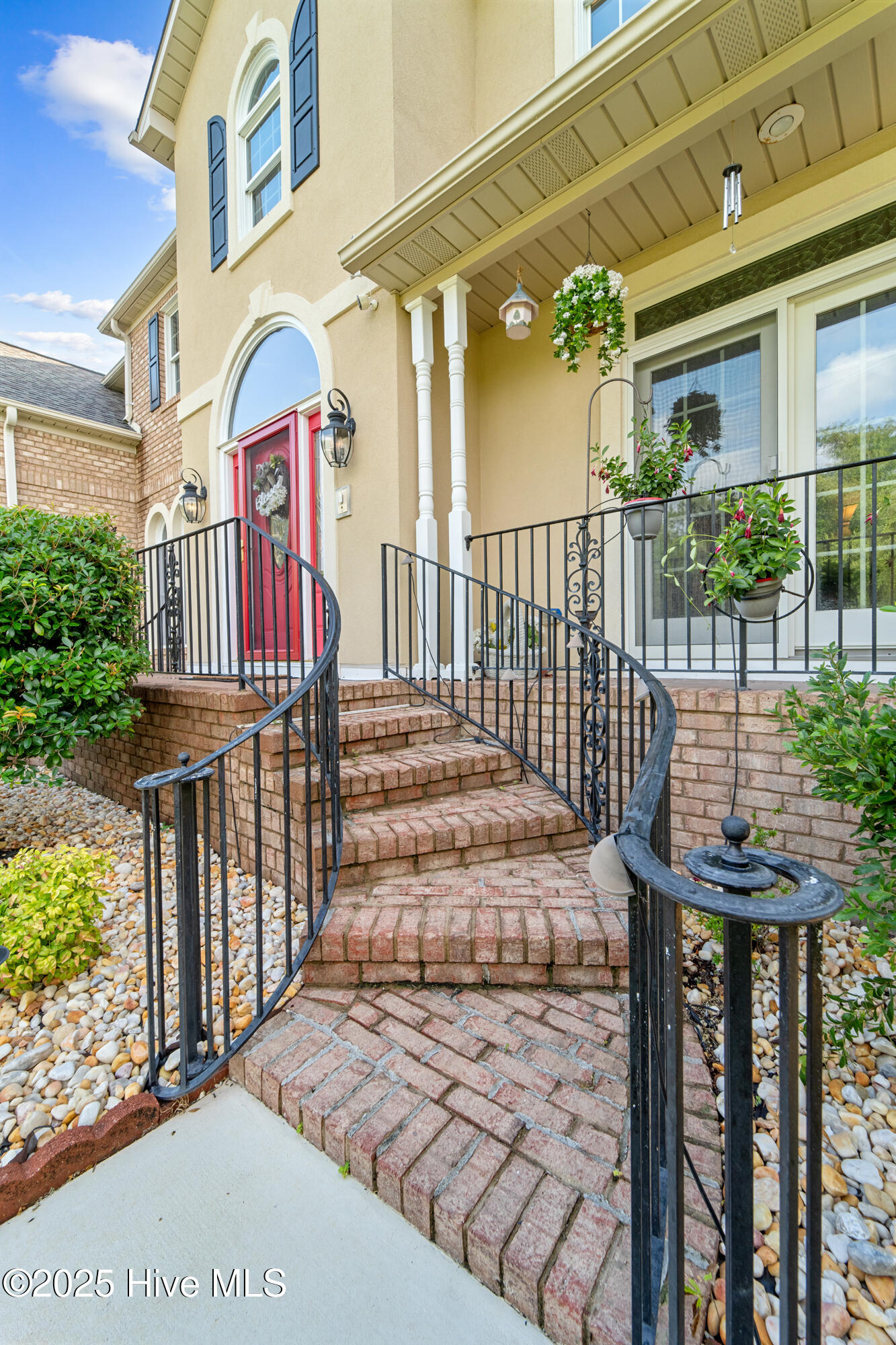 New Bern, North Carolina, 28560, United States, 4 Bedrooms Bedrooms, ,3 BathroomsBathrooms,Residential,For Sale,1907556