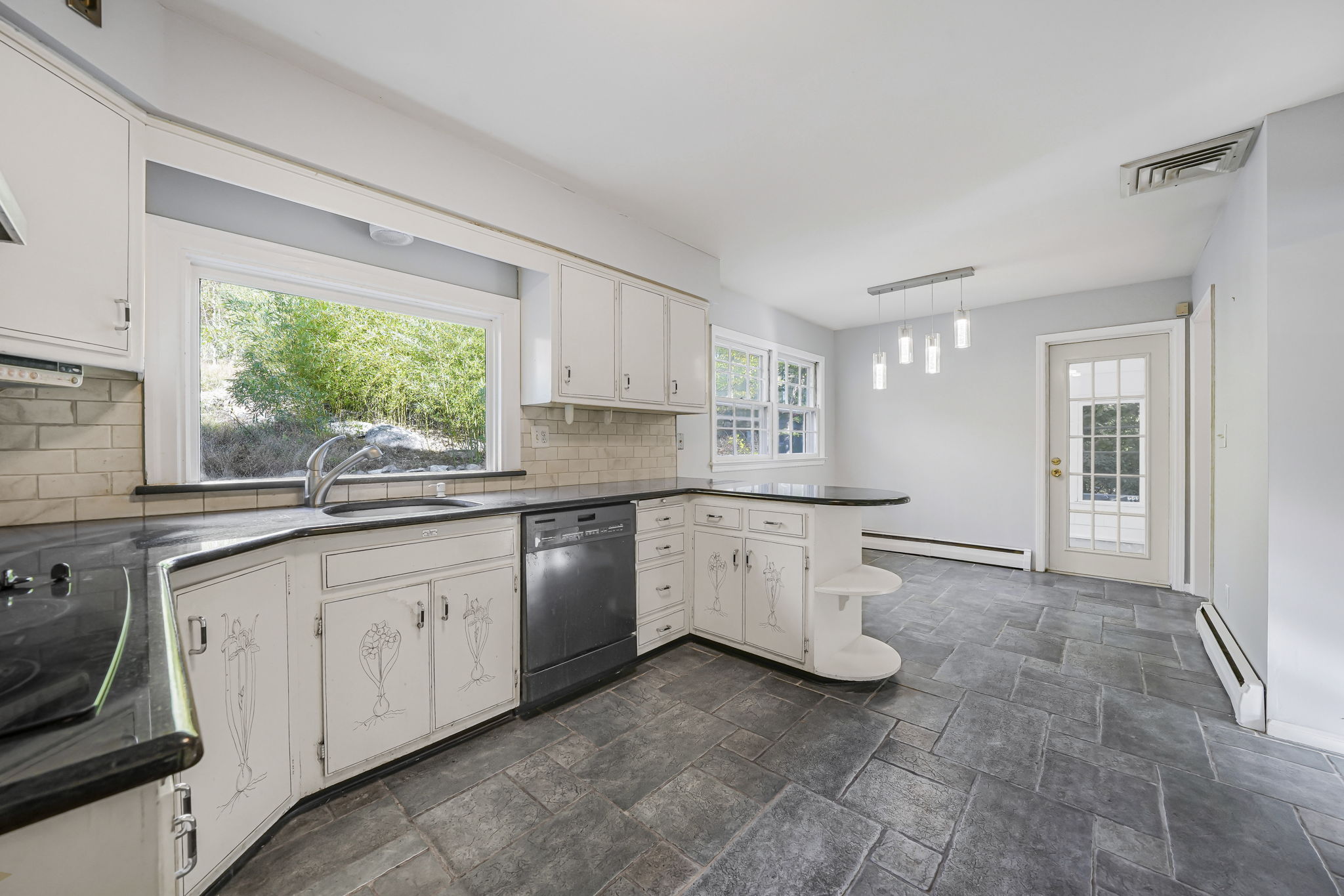 Montville, New Jersey, 07045, United States, 4 Bedrooms Bedrooms, ,3 BathroomsBathrooms,Residential,For Sale,1984412