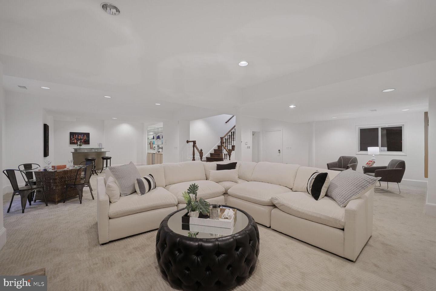 Washington, District of Columbia, 20016, United States, 5 Bedrooms Bedrooms, ,6 BathroomsBathrooms,Residential,For Sale,1896889
