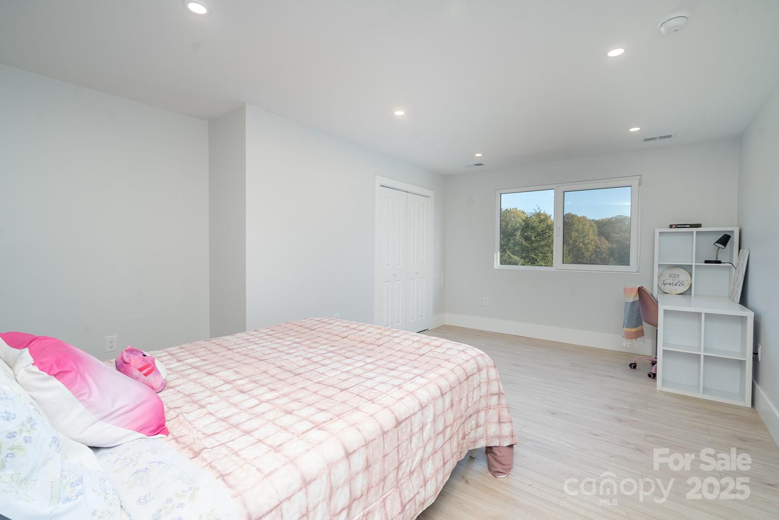 Waxhaw, North Carolina, 28173, United States, 5 Bedrooms Bedrooms, ,4 BathroomsBathrooms,Residential,For Sale,1990877