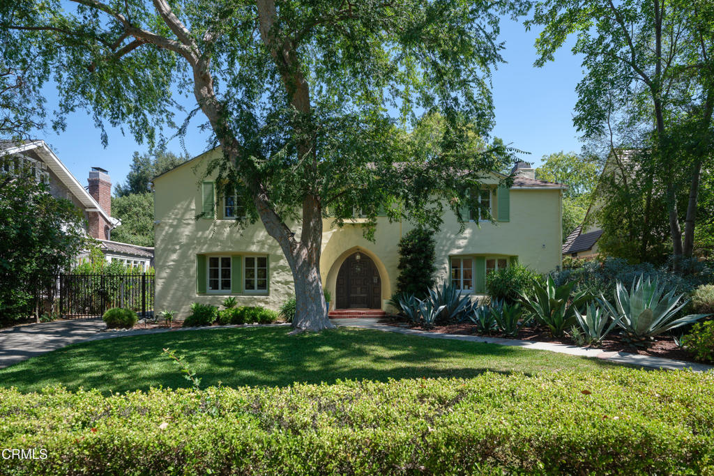 Pasadena, California, 91103, United States, 6 Bedrooms Bedrooms, ,3 BathroomsBathrooms,Residential,For Sale,1950732
