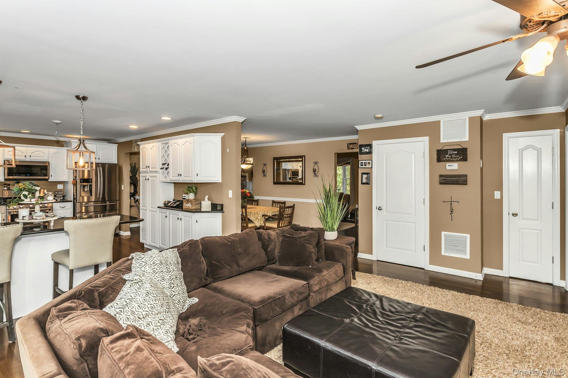 Northport, New York, 11768, United States, 4 Bedrooms Bedrooms, ,3 BathroomsBathrooms,Residential,For Sale,1988277