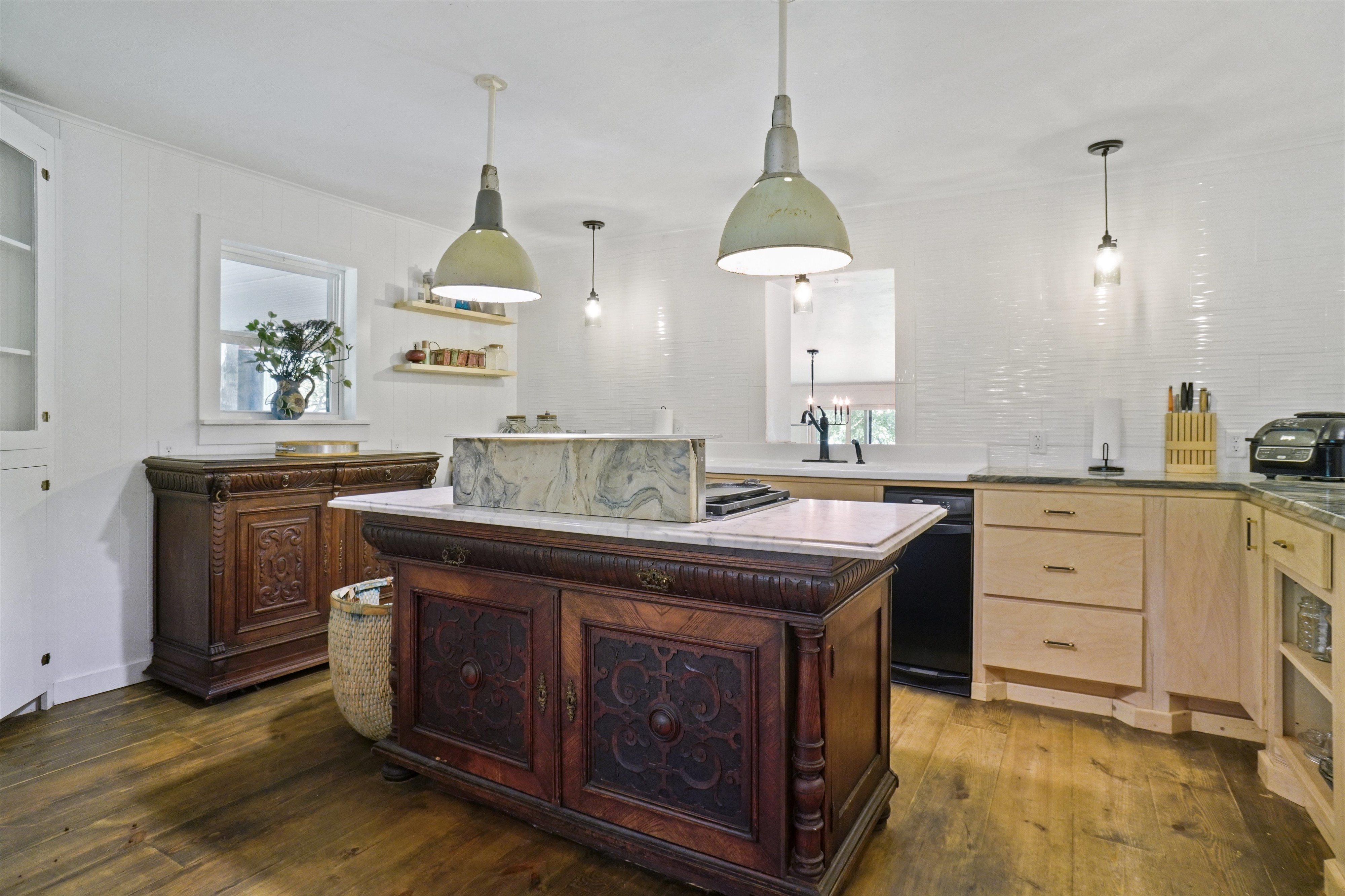 Lake Bridgeport, Texas, 76426, United States, 3 Bedrooms Bedrooms, ,3 BathroomsBathrooms,Residential,For Sale,1989947