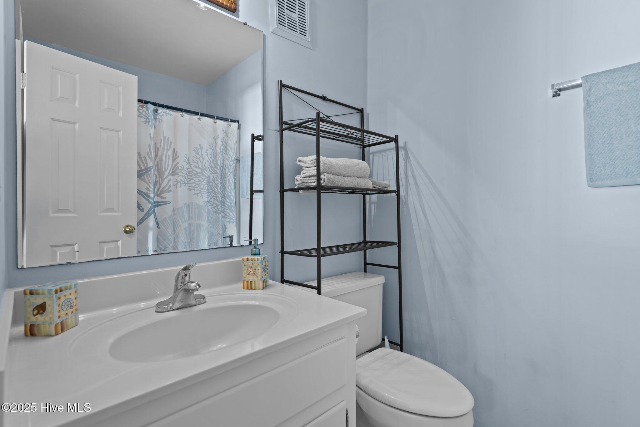 Carolina Beach, North Carolina, 28428, United States, 3 Bedrooms Bedrooms, ,2 BathroomsBathrooms,Residential,For Sale,1974214