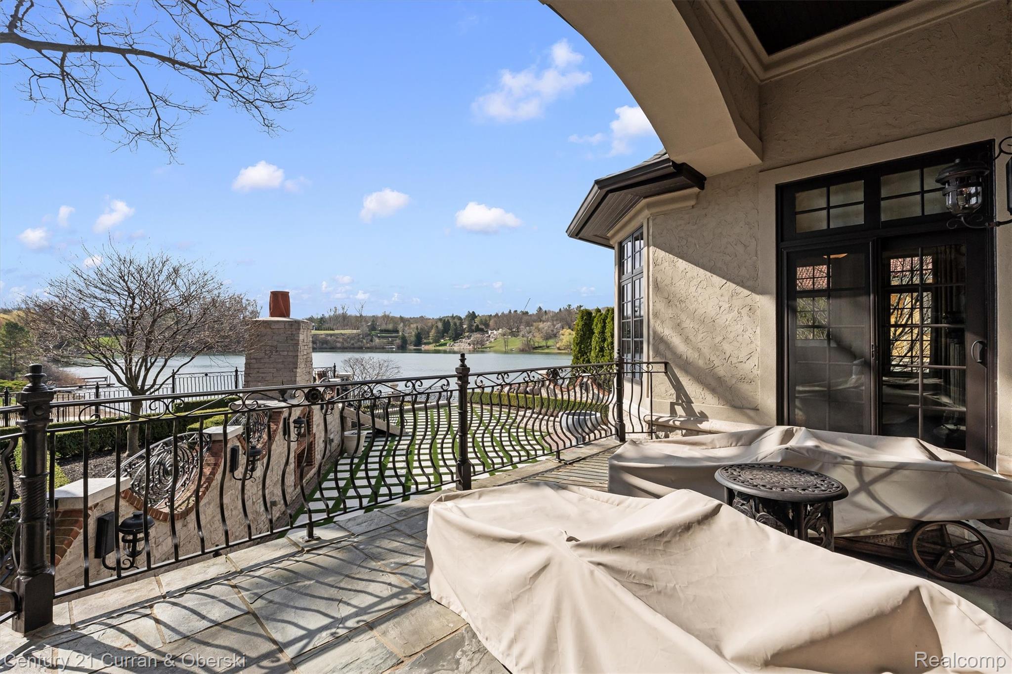 Northville, Michigan, 48168, United States, 4 Bedrooms Bedrooms, ,7 BathroomsBathrooms,Residential,For Sale,2038864