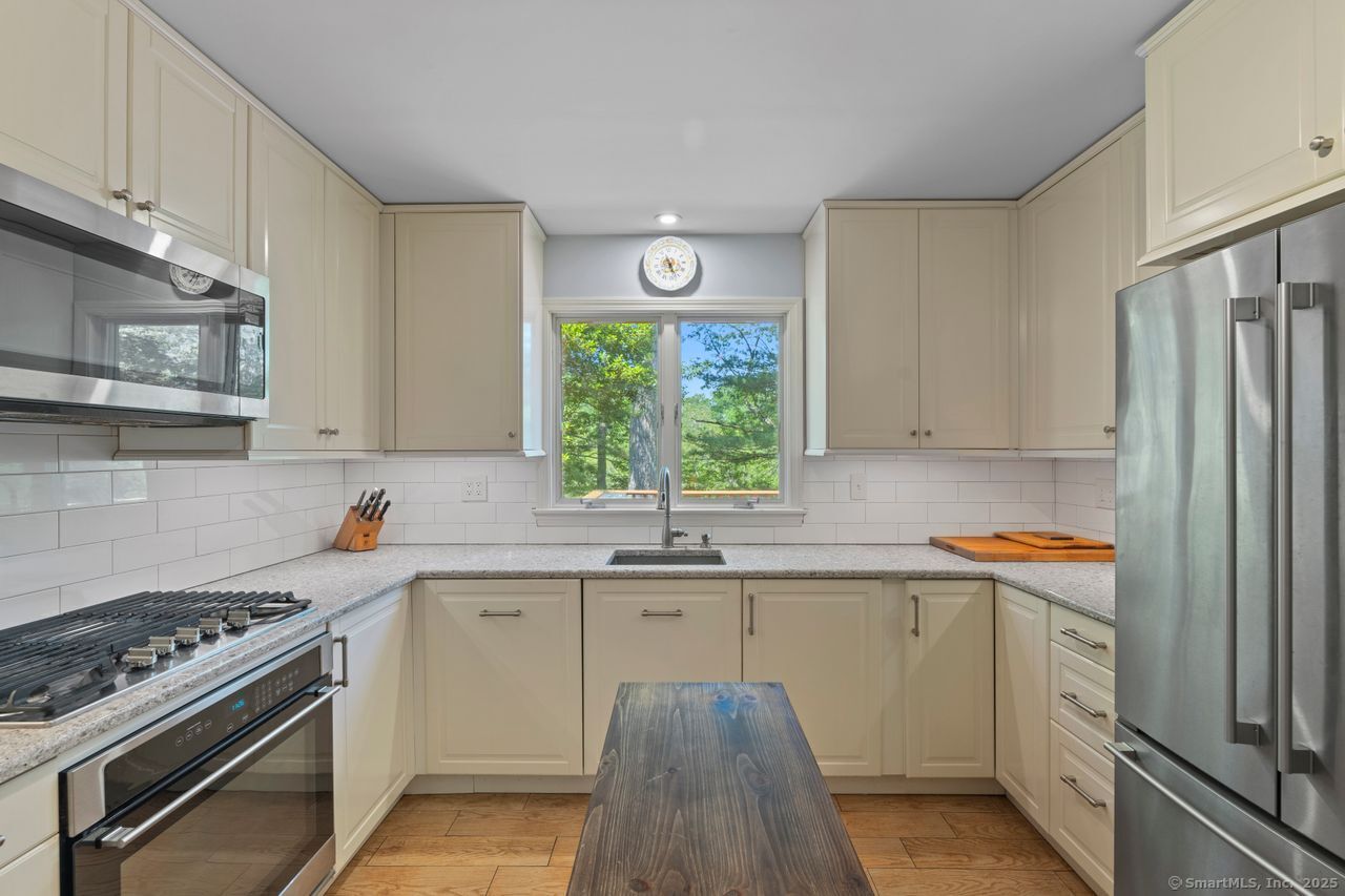 Old Lyme, Connecticut, 06371, United States, 4 Bedrooms Bedrooms, ,3 BathroomsBathrooms,Residential,For Sale,1856921