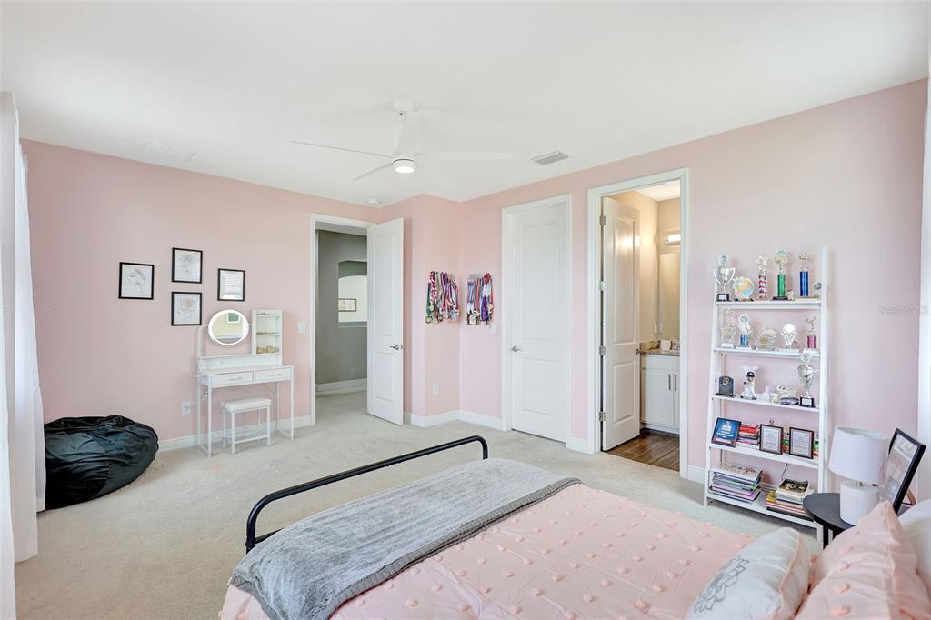 Bradenton, Florida, 34212, United States, 5 Bedrooms Bedrooms, ,5 BathroomsBathrooms,Residential,For Sale,1917227