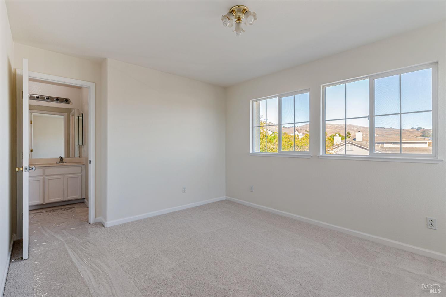 Vallejo, California, 94591, United States, 5 Bedrooms Bedrooms, ,4 BathroomsBathrooms,Residential,For Sale,1985746