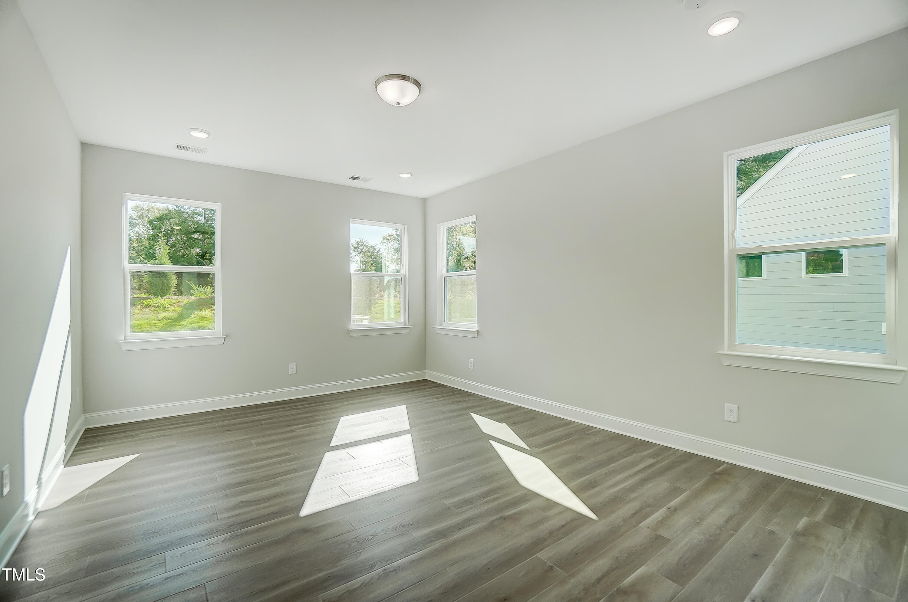 Hillsborough, North Carolina, 27278, United States, 2 Bedrooms Bedrooms, ,2 BathroomsBathrooms,Residential,For Sale,1919502