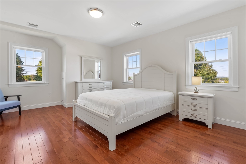 Sandwich, Massachusetts, 02563, United States, 4 Bedrooms Bedrooms, ,4 BathroomsBathrooms,Residential,For Sale,1989929