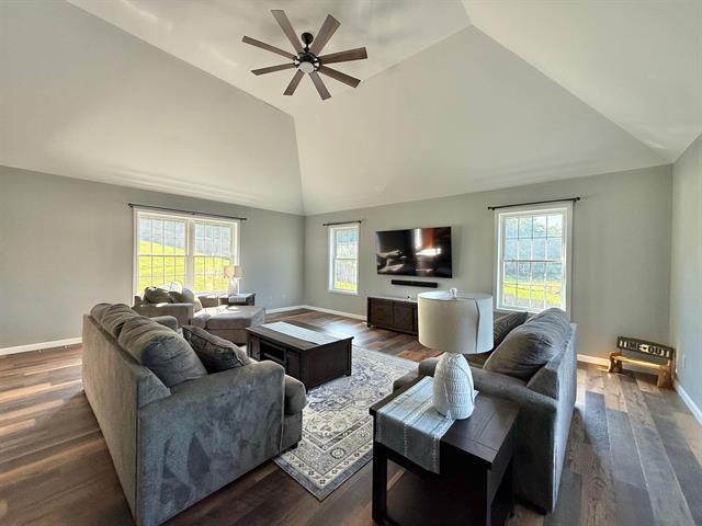 Weare, New Hampshire, 03281, United States, 3 Bedrooms Bedrooms, ,2 BathroomsBathrooms,Residential,For Sale,1979448