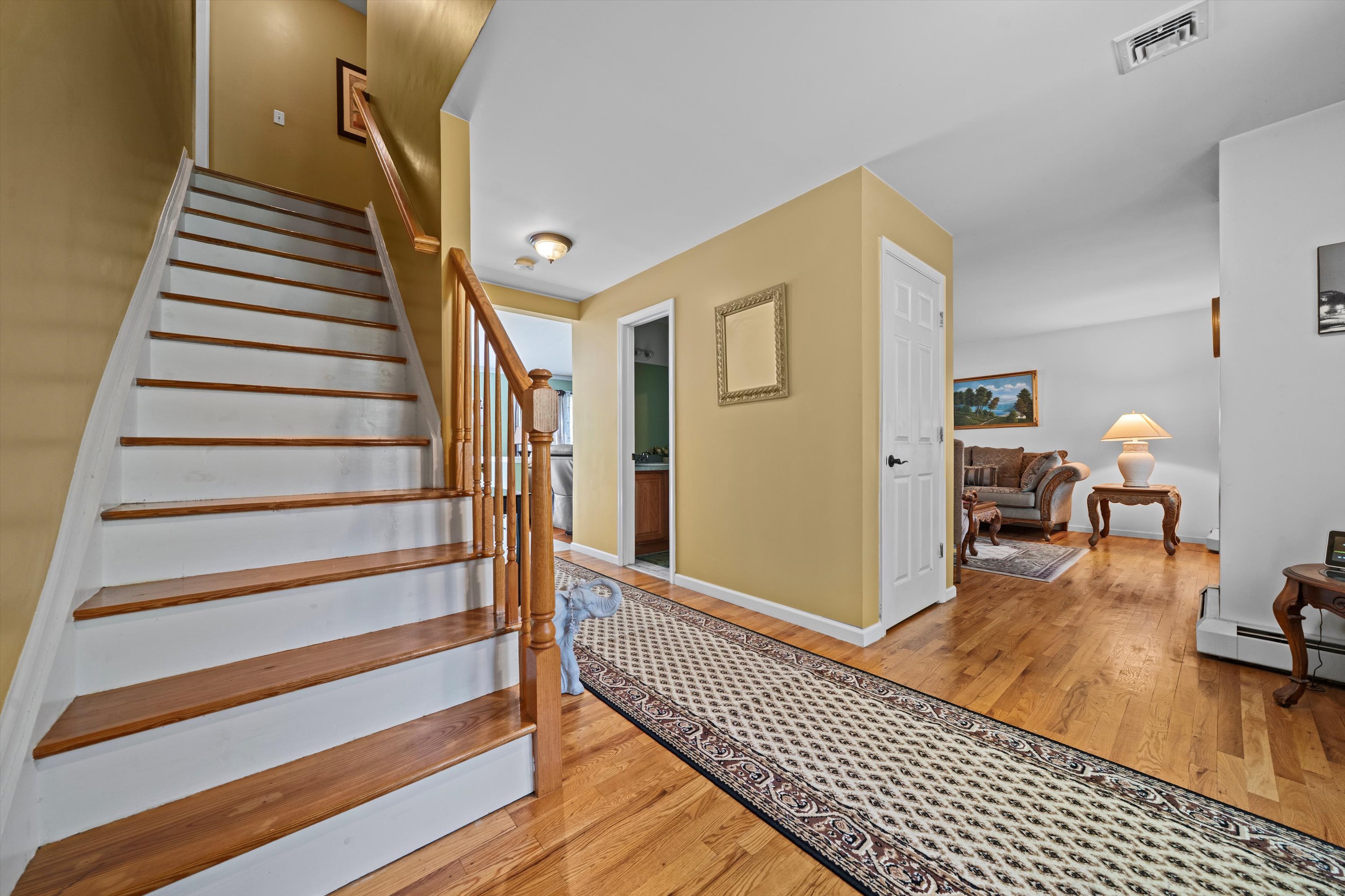 Middletown, New York, 10941, United States, 4 Bedrooms Bedrooms, ,3 BathroomsBathrooms,Residential,For Sale,1861085