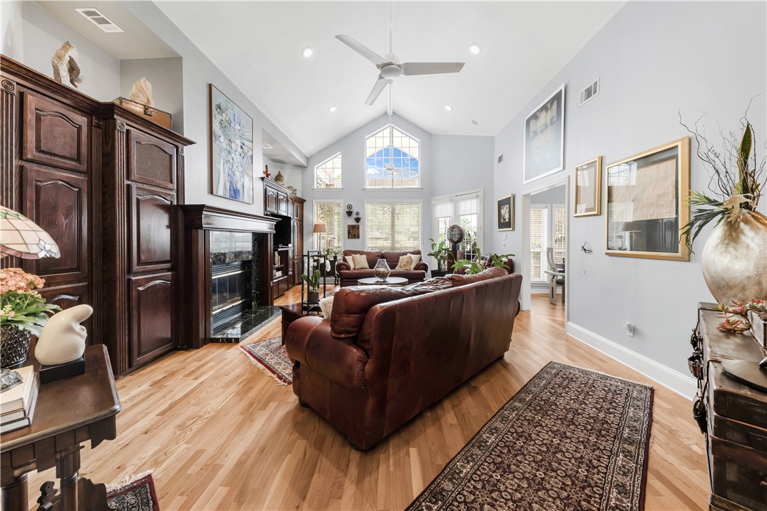 College Station, Texas, 77845, United States, 4 Bedrooms Bedrooms, ,4 BathroomsBathrooms,Residential,For Sale,1935327