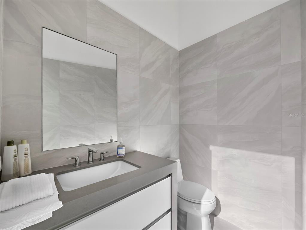 Sarasota, Florida, 34236, United States, 3 Bedrooms Bedrooms, ,5 BathroomsBathrooms,Residential,For Sale,2003430