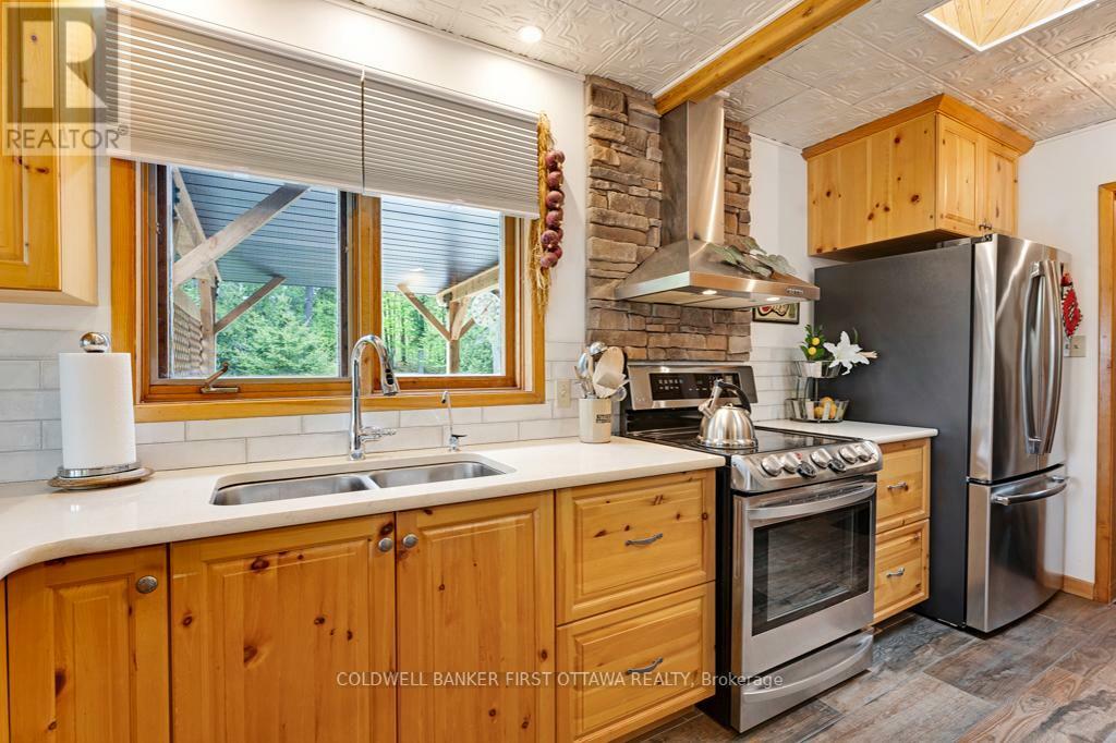 FRONTENAC (FRONTENAC NORTH), Ontario, K0H 2R0, CA, 3 Bedrooms Bedrooms, ,2 BathroomsBathrooms,Residential,For Sale,1866514