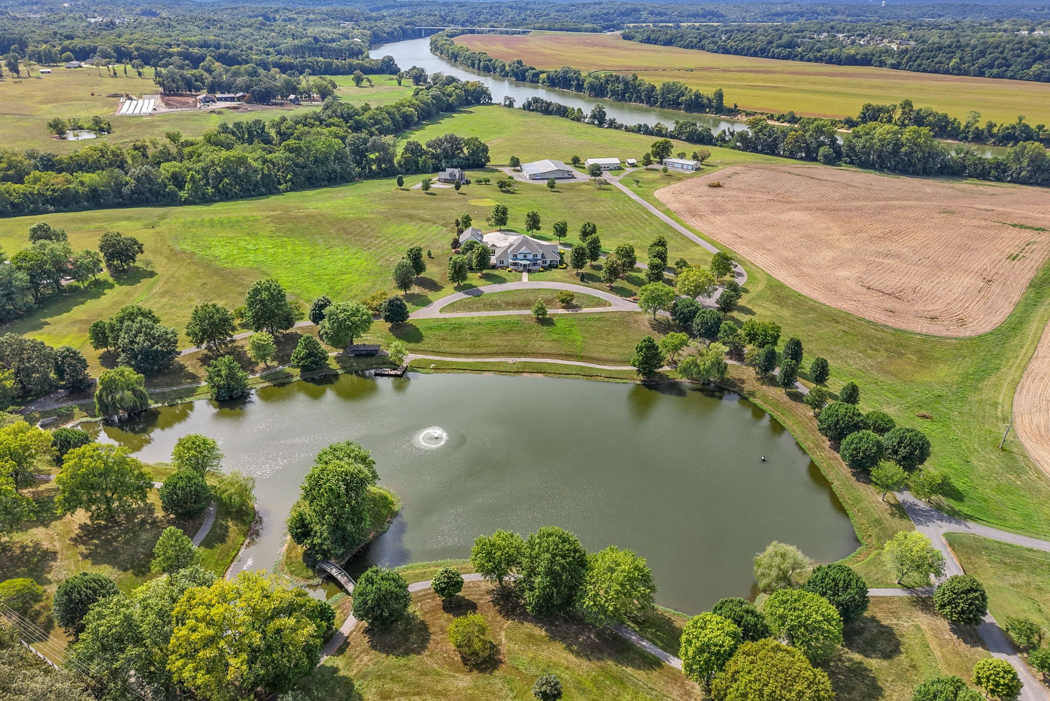 Clarksville, Tennessee, 37040, United States, 4 Bedrooms Bedrooms, ,4 BathroomsBathrooms,Residential,For Sale,1981354