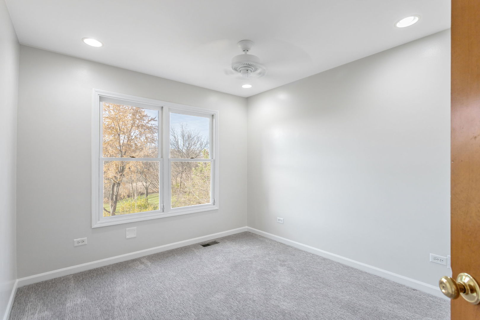 Oswego, Illinois, 60543, United States, 5 Bedrooms Bedrooms, ,4 BathroomsBathrooms,Residential,For Sale,1992870