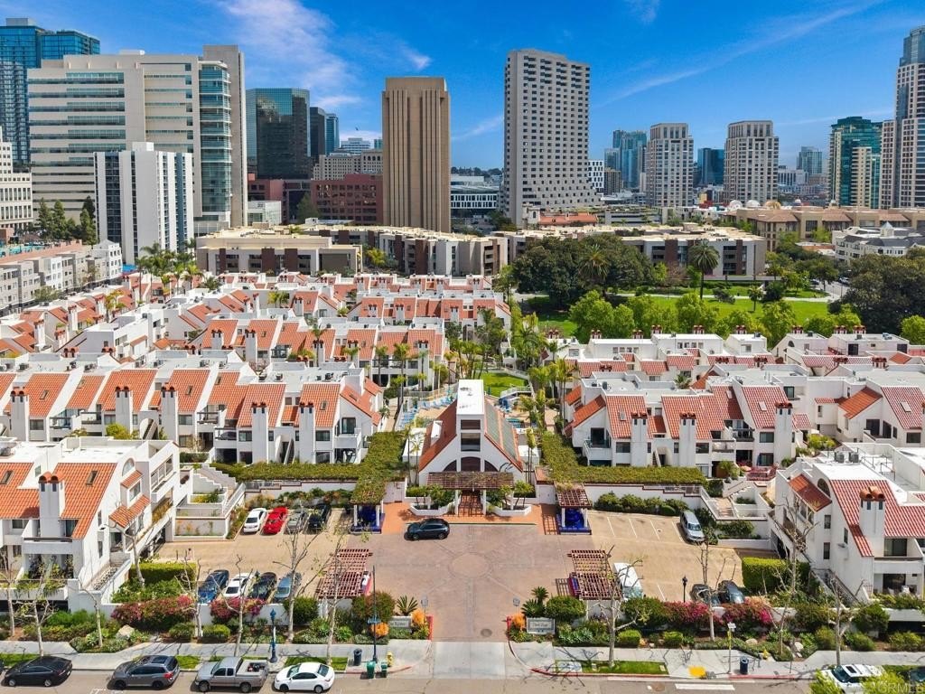 San Diego, California, 92101, United States, 2 Bedrooms Bedrooms, ,2 BathroomsBathrooms,Residential,For Sale,1760340