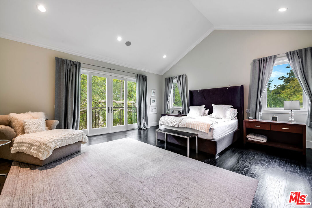 Los Angeles, California, 90077, United States, 5 Bedrooms Bedrooms, ,7 BathroomsBathrooms,Residential,For Sale,1827640
