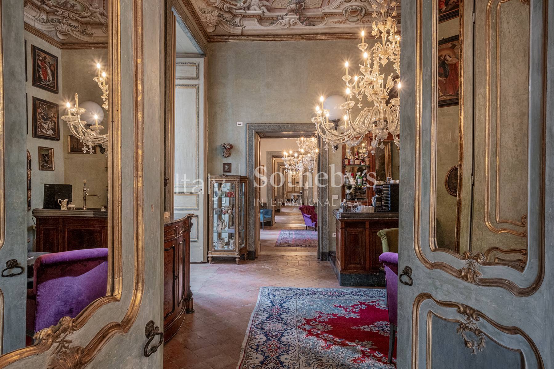 Monumental historic mansion in the heart of Naples - 物件實景
