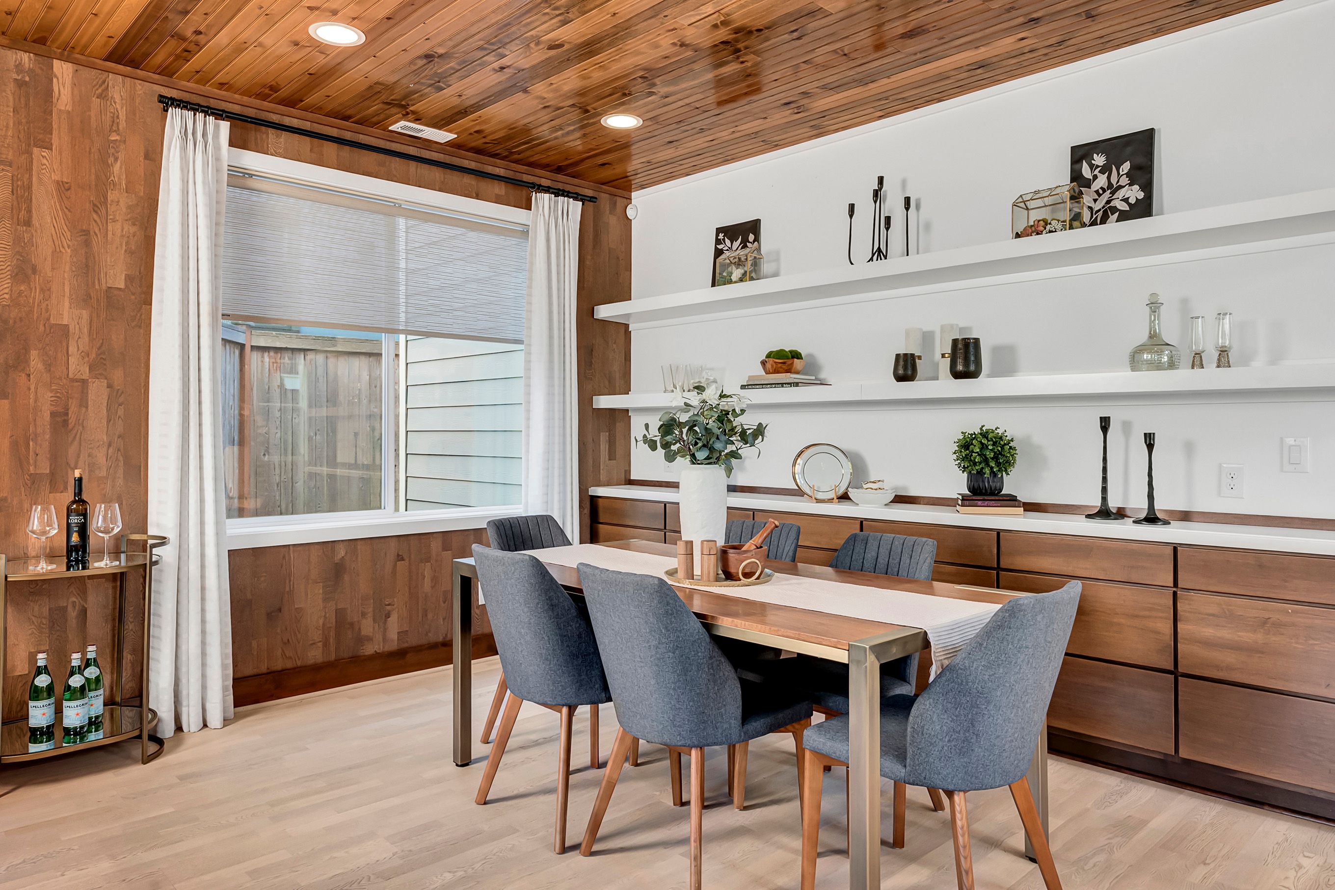  1444 242nd Avenue Northeast, Sammamish, WA 98074 - 物件實景