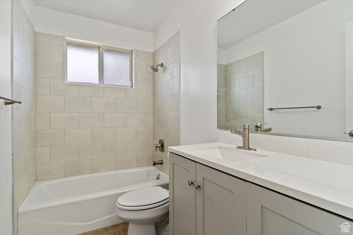 Layton, Utah, 84041, United States, 5 Bedrooms Bedrooms, ,3 BathroomsBathrooms,Residential,For Sale,1837115
