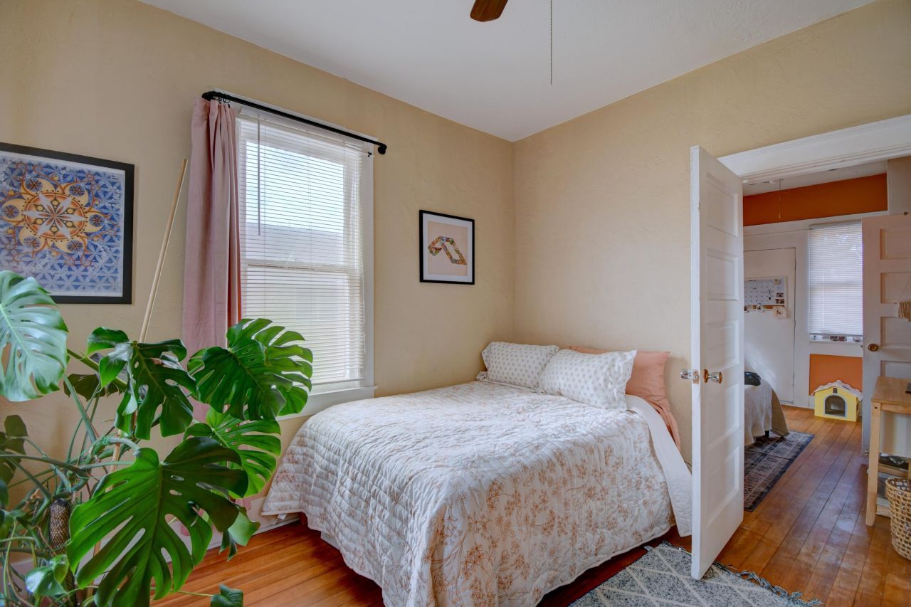 Albuquerque, New Mexico, 87106, United States, 4 Bedrooms Bedrooms, ,3 BathroomsBathrooms,Residential,For Sale,1963751