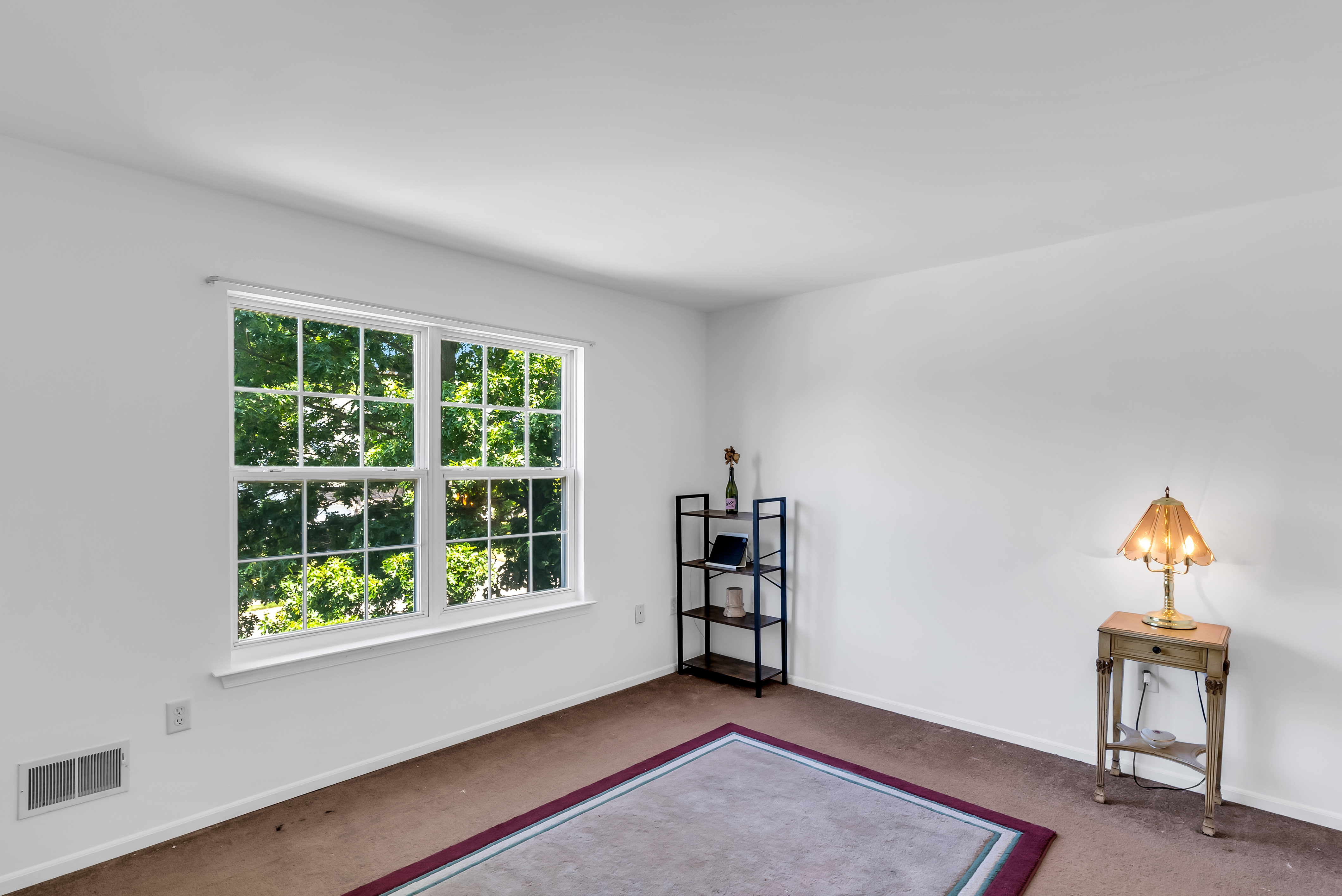  Woodland Hills Colonial Opportunity - 物件實景